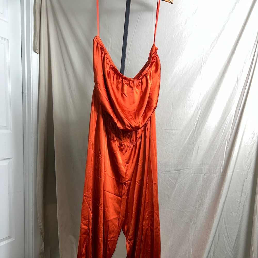Fashion to Figure Nova Strapless Satin Jumpsuit NWT
Size: 3
Color: DARK ORANGE